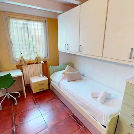 Maison Belvedere Free Wifi By Bookinggardalake Manerba del Garda