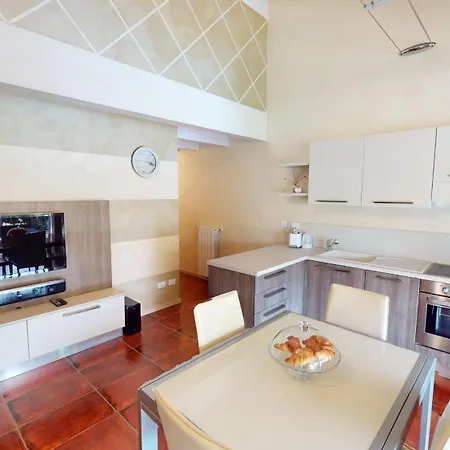 Maison Belvedere Free Wifi By Bookinggardalake Σαλέ Manerba del Garda