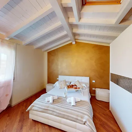Maison Belvedere Free Wifi By Bookinggardalake Manerba del Garda